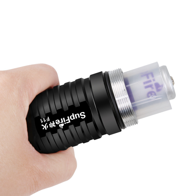 神火F11-T XPE強光戶外防水手電筒圖片1 神火F11-T XPE強光戶外防水手電筒圖片1