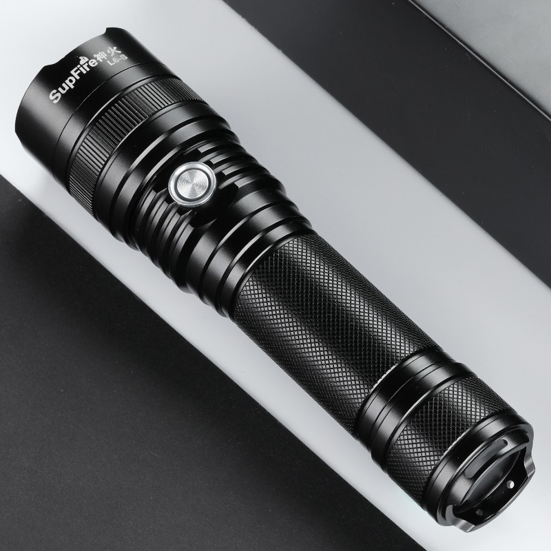 神火L6-S強(qiáng)光探照多功能充電手電筒圖片3