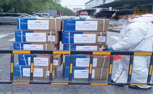 杜邦公司捐贈(zèng)價(jià)值340萬(wàn)人民幣防護(hù)服，助力上海復(fù)工復(fù)產(chǎn)圖片1