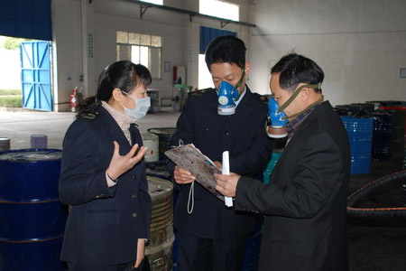 監管部門抽查企業是否分發預防苯中毒的防毒面具配置情況